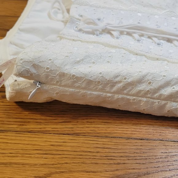 Betsy Johnson White Dress never worn - Picture 6 of 9